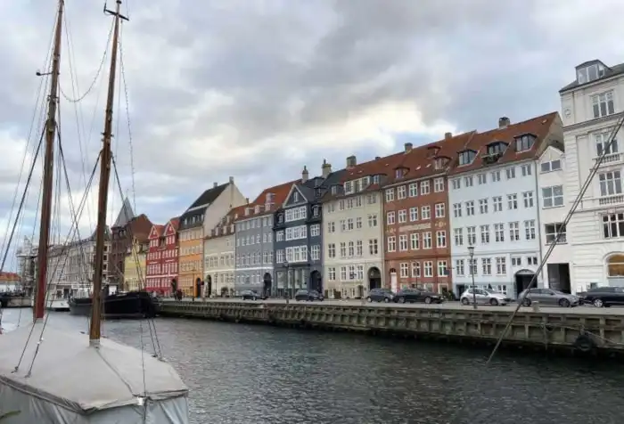 canal nyhavn imprescindible para recorrer en copenhague