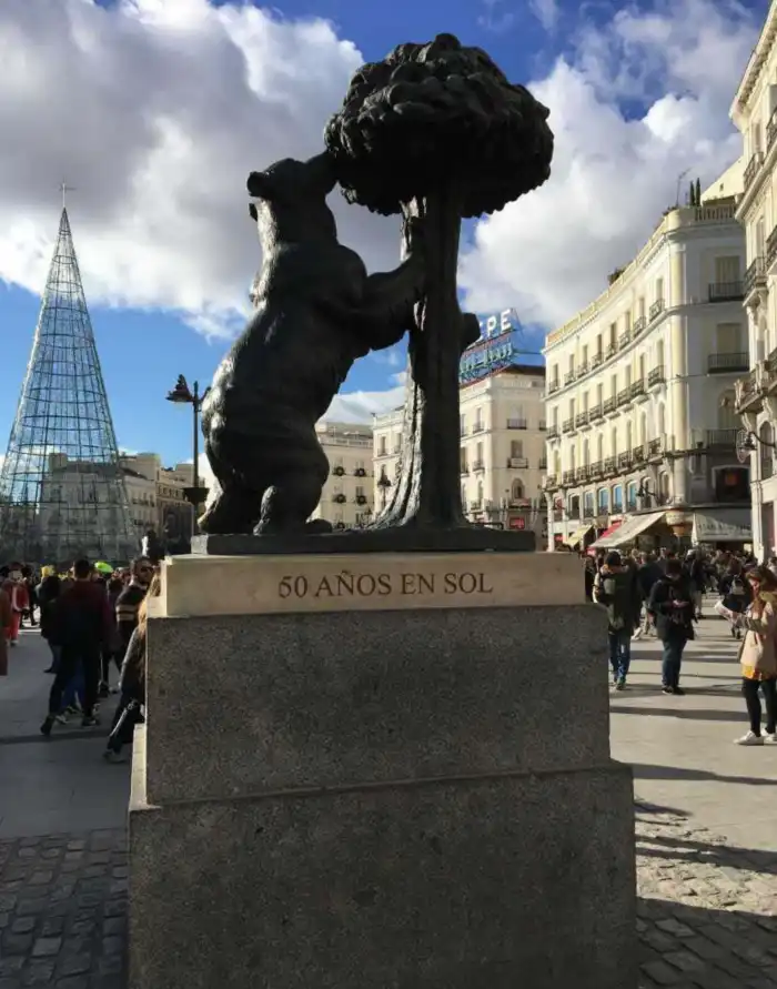 monumento oso-y-el-madroño