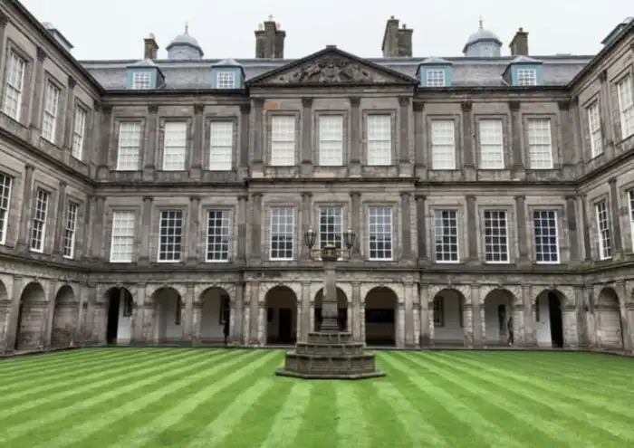 exterior palacio de holyrood