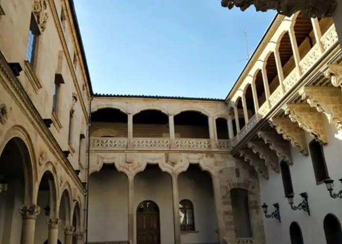 interior palacio de la salina