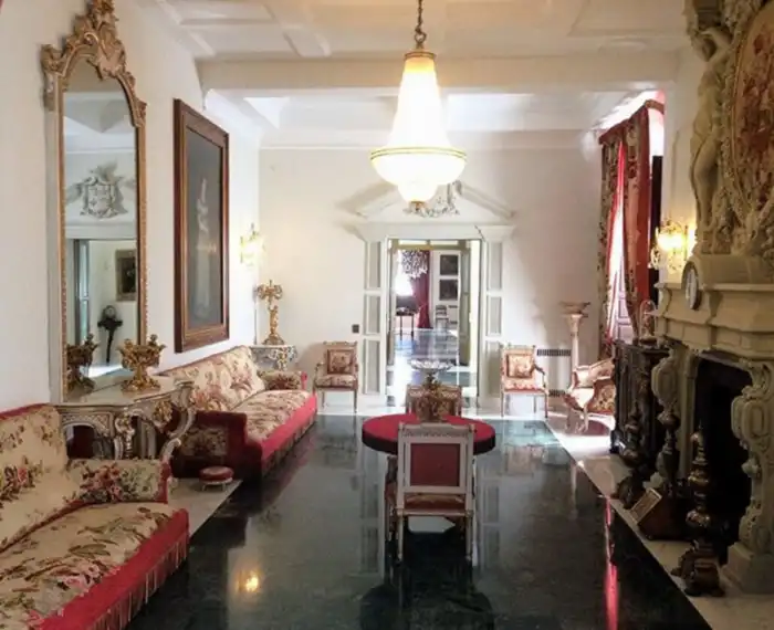 palacio de los golfines de abajo caceres