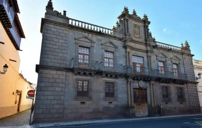 exterior palacio-de-nava