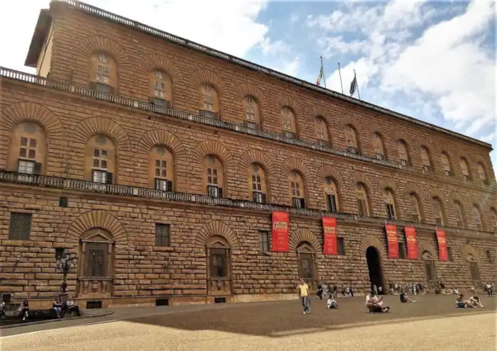 exterior palazzo pitti