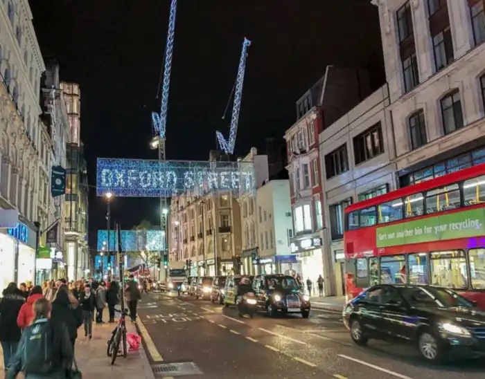emblematica calle de tiendas oxford street