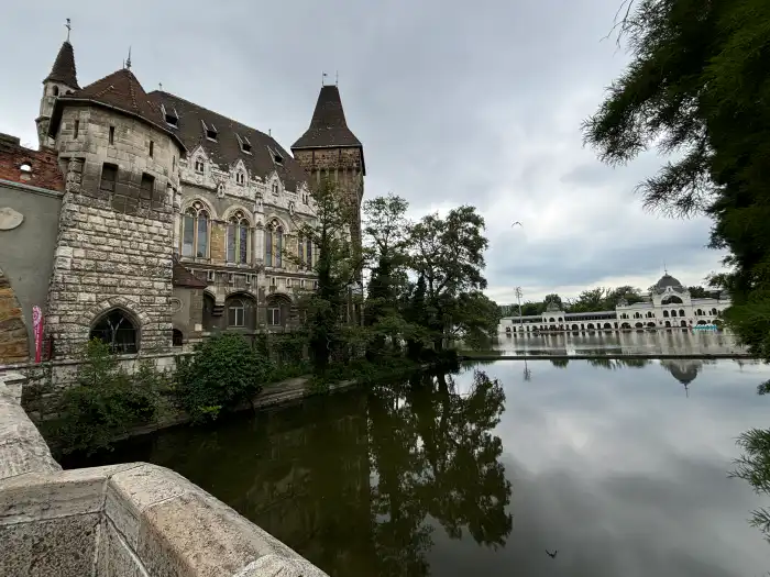 parque de la ciudad varosliget budapest