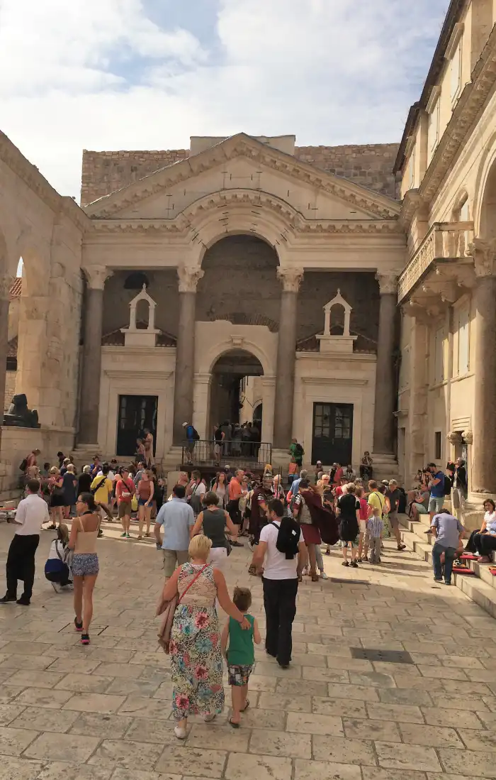 peristilo palacio diocleciano split