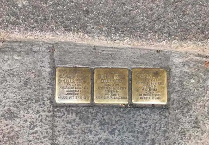 placas en el barrio judio