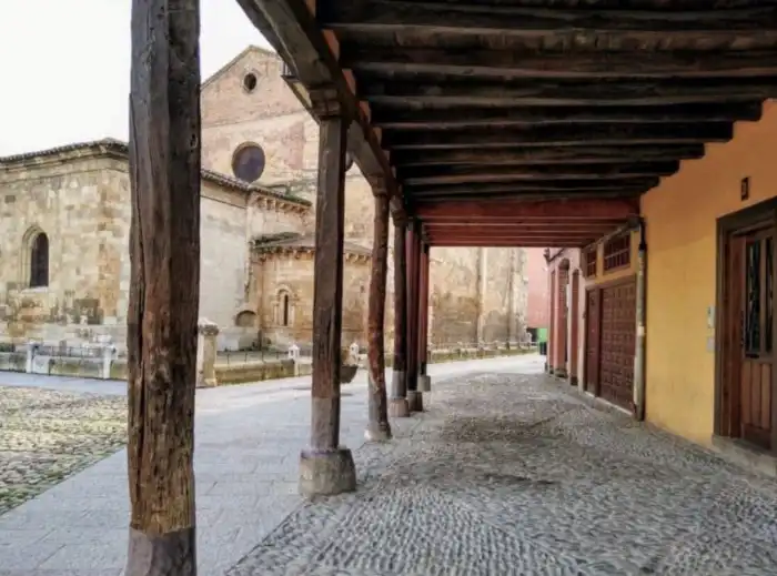 plaza del grano leon