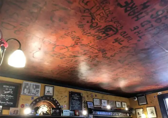 interior pub-the-eagle