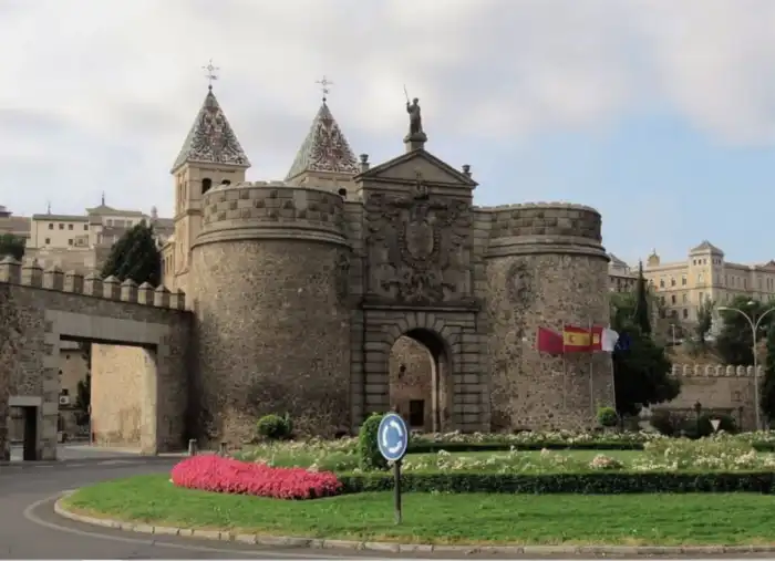 puerta de bisagra de toledo imagen lateral