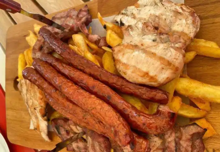 restaurante en el pueblo de brasov