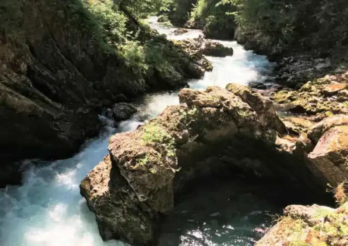 rio-radovna dentro de vintgar gorge