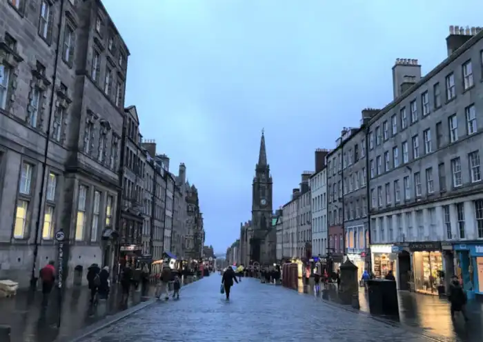 avenida royal mile imprescindible cruzarla en tu viaje a edimburgo