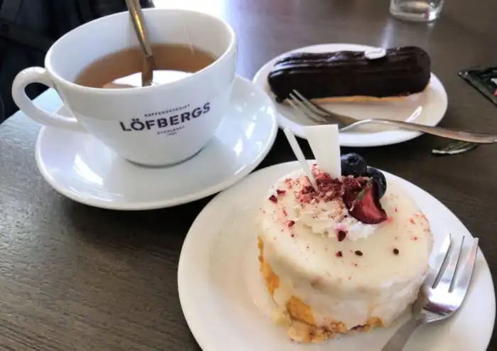 postre en sala kafe konditoreja