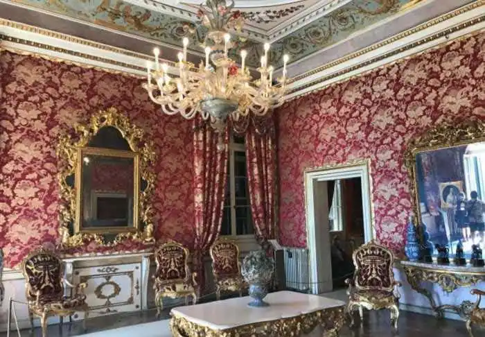 apartamentos salas imperiales museo correr