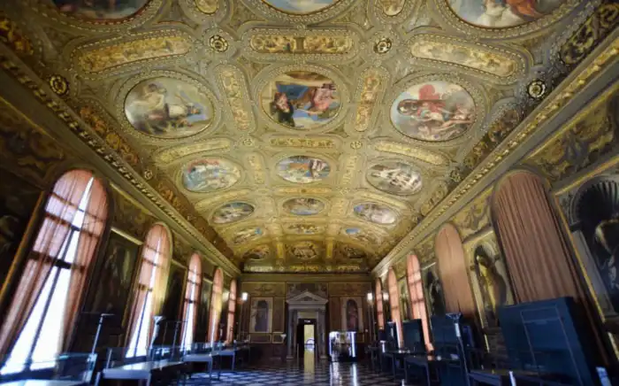 interior espectaculares salas monumentales de la biblioteca nacional marciana que hay que ver en venecia