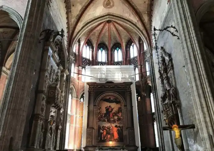 interior basilica santa maria gloriosa del frari que ver en venecia