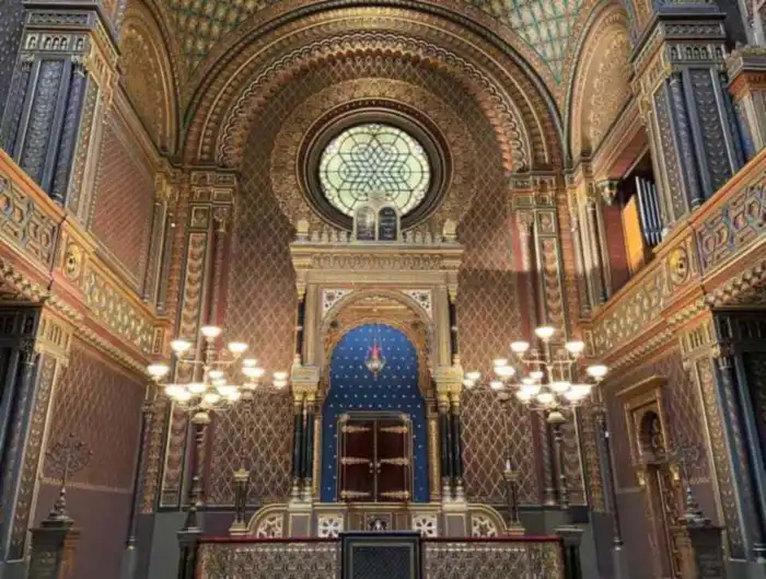 interior sinagoga espanola