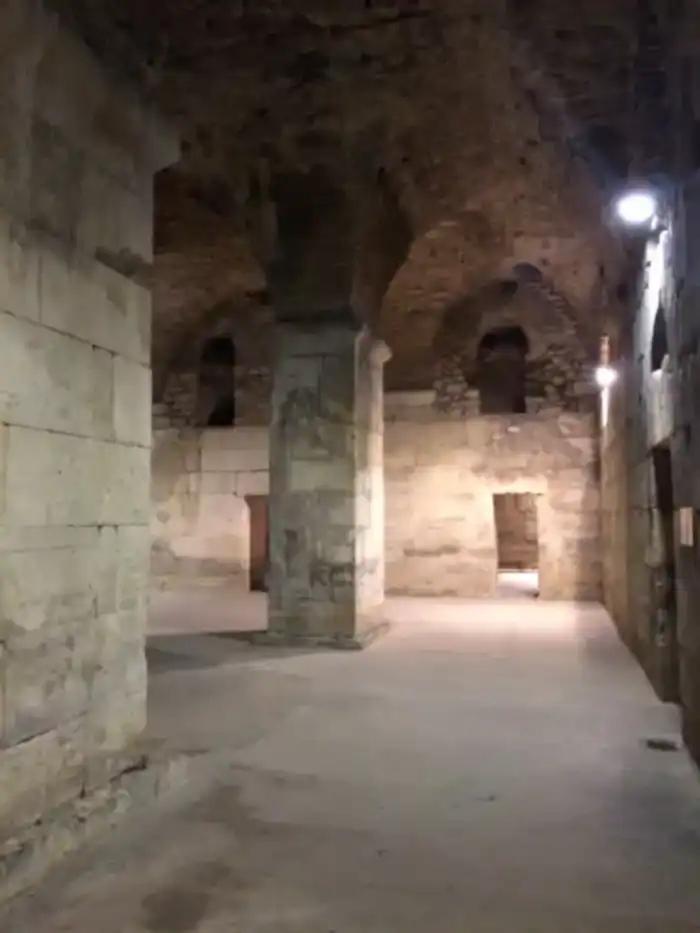 interior sotanos del palacio diocleciano
