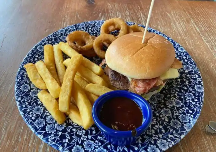 the mount stuart wetherspoon