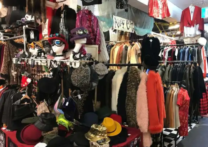 interior tienda vintage en brick lane
