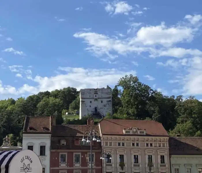imagen torre blanca brasov