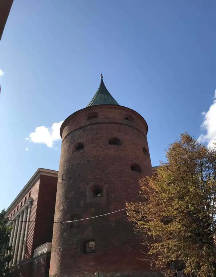 exterior torre-de-la-polvora para ver en riga durante dos dias