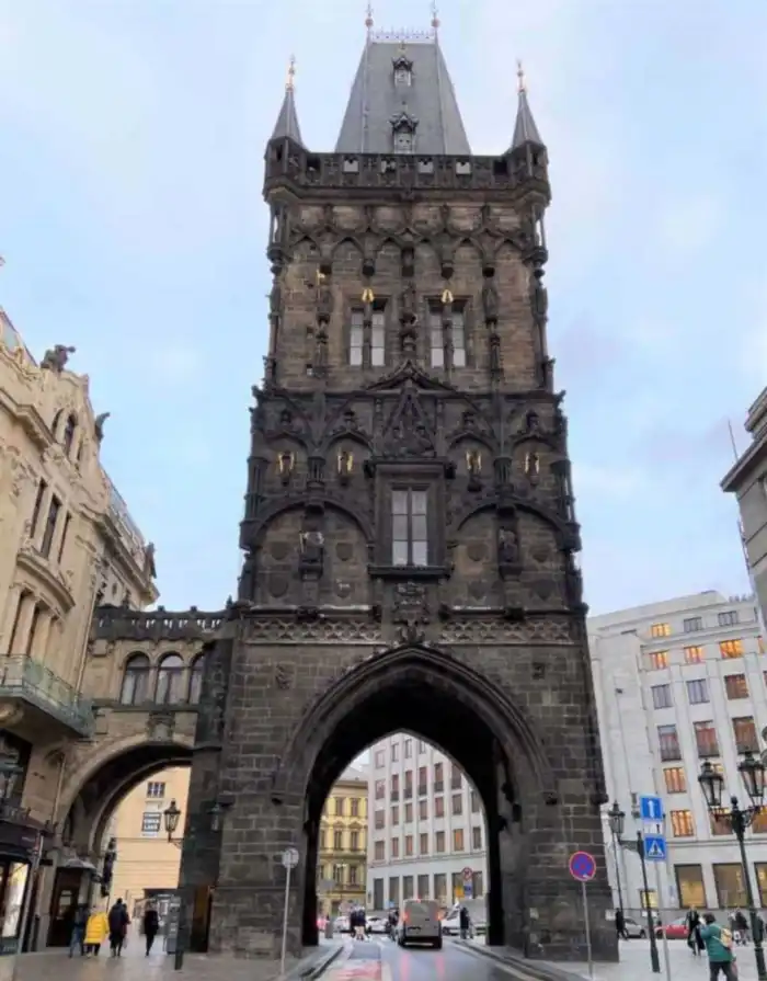 torre de la polvora para ver y visitar en praga