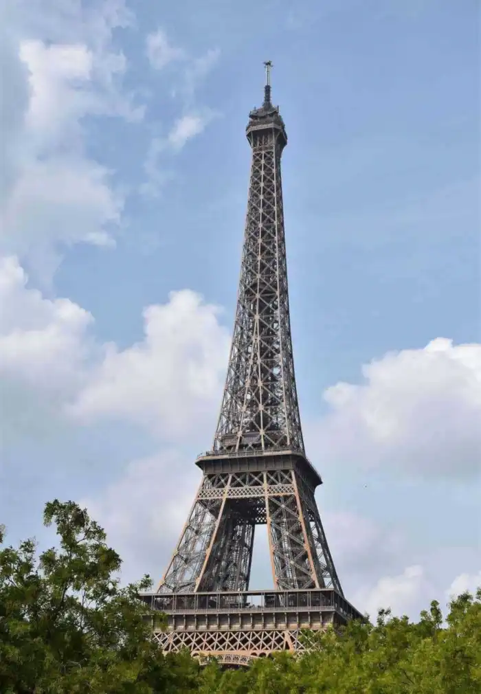 tour gratuito por la torre eiffel