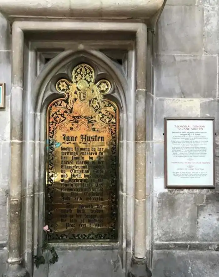 tumba jane austen dentro de la catedral de winchester