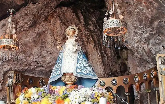 virgen de covadonga la santina