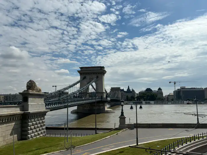 vista puente de las cadenas budapest