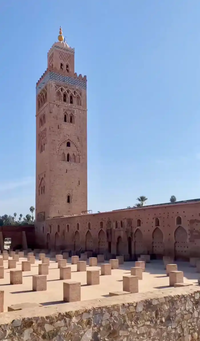 mezquita koutoubia uno de los lugares mas iconicos