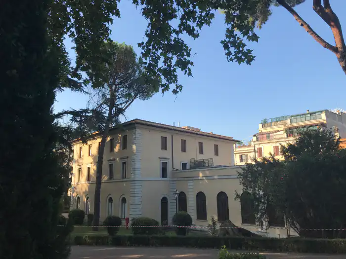 villa farnesina un impresionante palacio que ver en trastevere