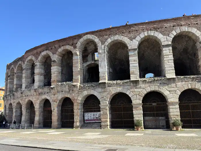 arena de verona sitio popular que no te puedes perder en una visita a verona durante un dia