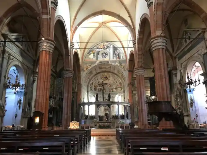 duomo de verona por dentro