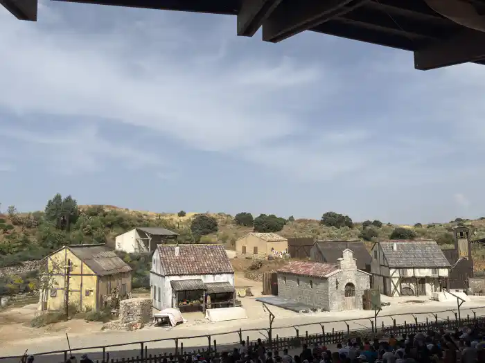 el misterio de sorbaces representacion en el parque puy du fou de toledo