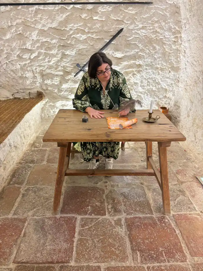 ana del blog verviajando dentro de la cueva de la casa medrano imprescindible entrar en un día viendo argamasilla de alba