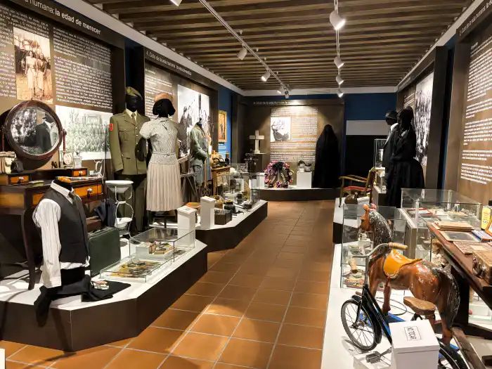 interior del museo etnografico antiguo hospital de santiago