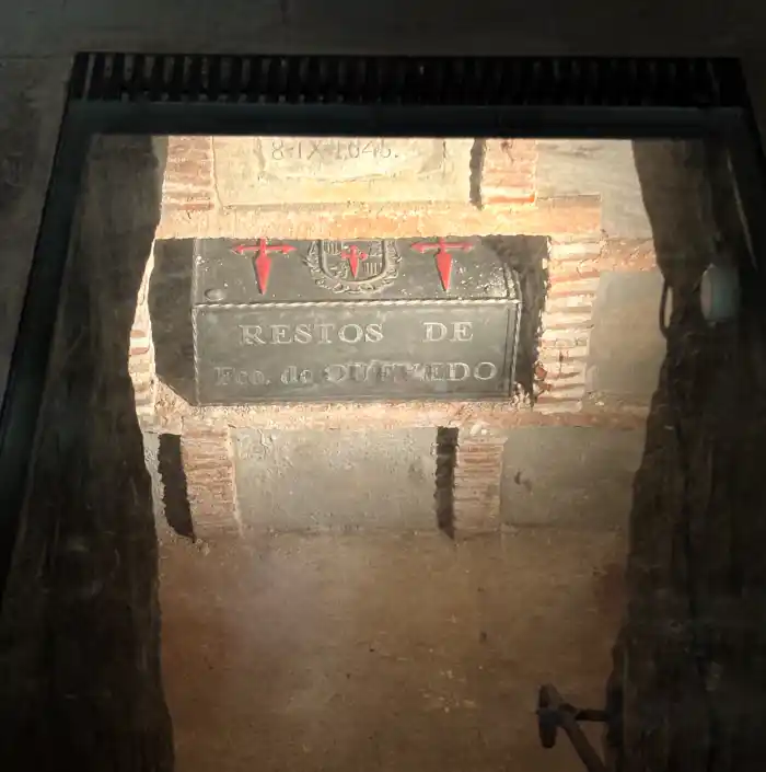 restos de quevedo en la iglesia de san andres apostol de villanueva de los infantes