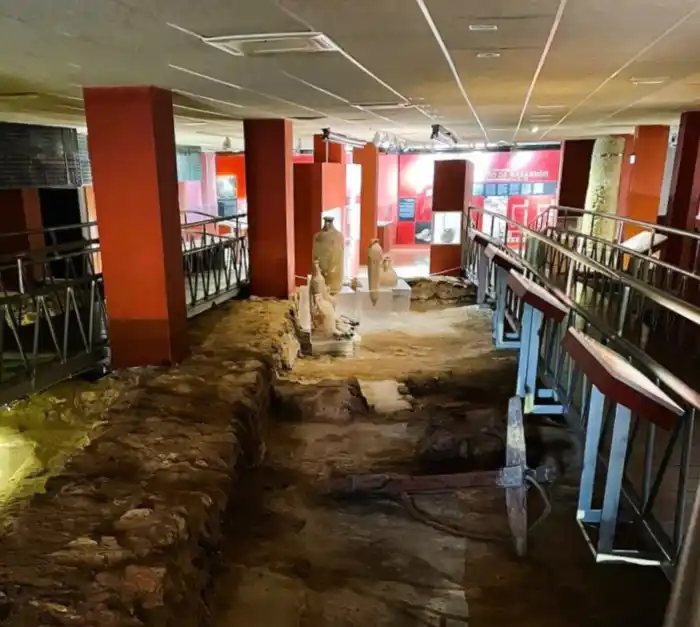 interior del museo arqueologico y factoria romana de salazones