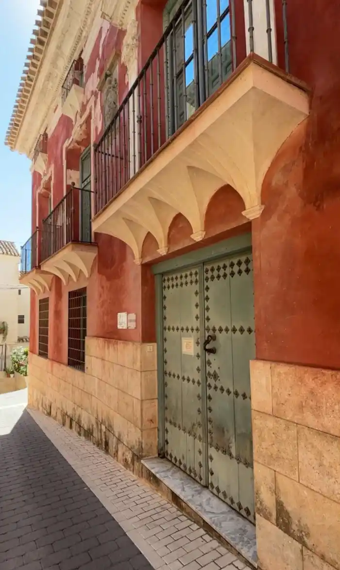fachada barroca del palacio de castellanos uno de los sitios para ver en cehegin en un dia