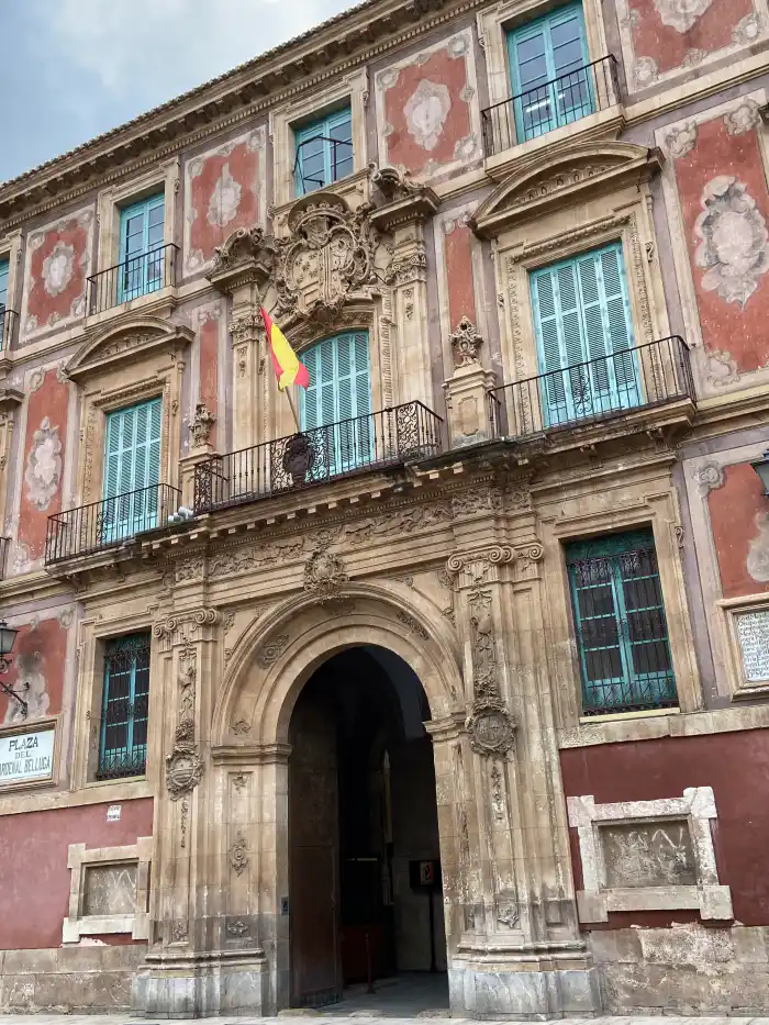 fachada del palacio episcopal de murcia