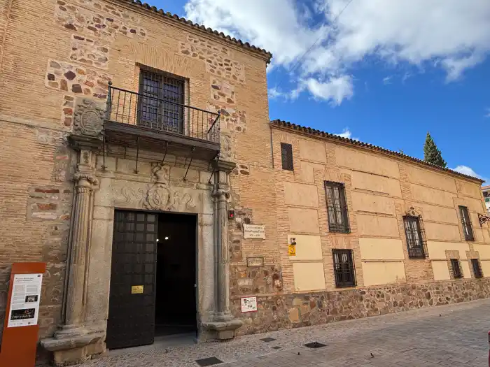 imagen exterior museo municipal lopez villasenor