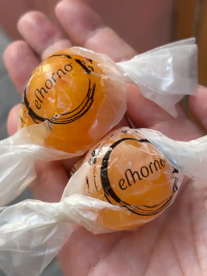imagen con las yemas de caravaca un postre imprescindible en tu viaje de un dia a la ciudad