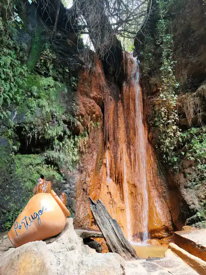 vista frontal del chorreron de portugos