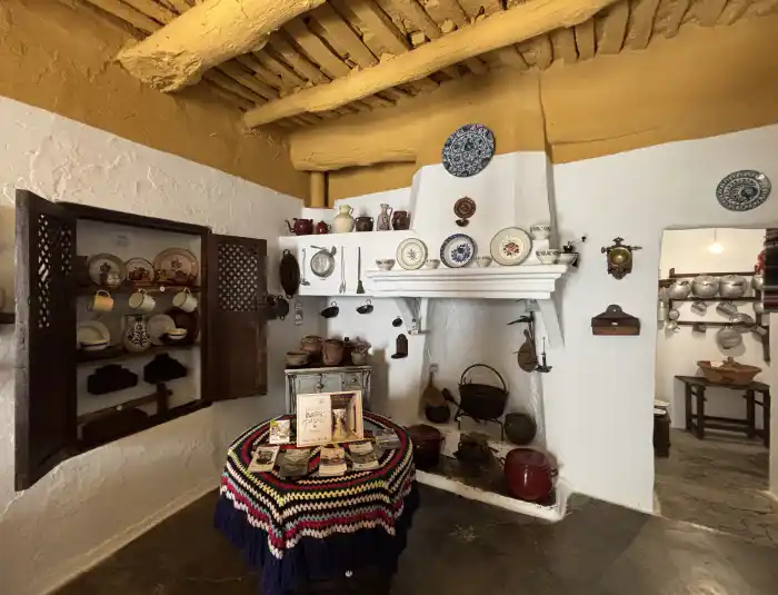 interior del museo casa alpujarreña en bubion
