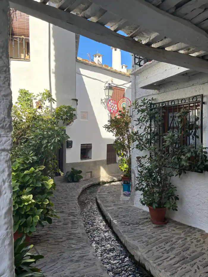 casa tipica del pueblo de pampaneira, uno de los mas bonitos de la alpujarra granadina