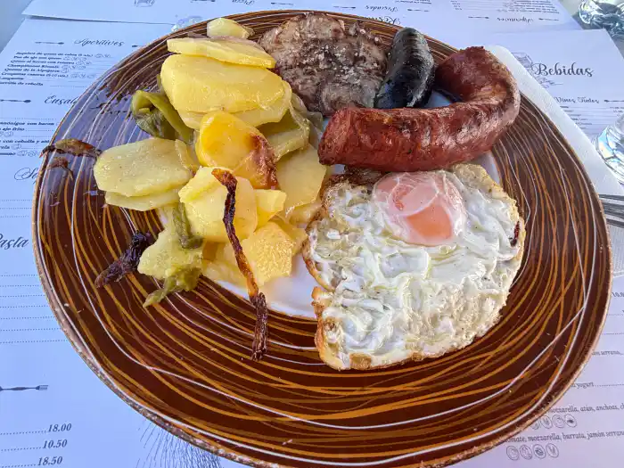 vista del plato alpujarreño que comimos en capileira