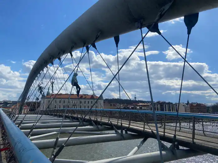 vista general del puente padre bernatek en podgorze cracovia